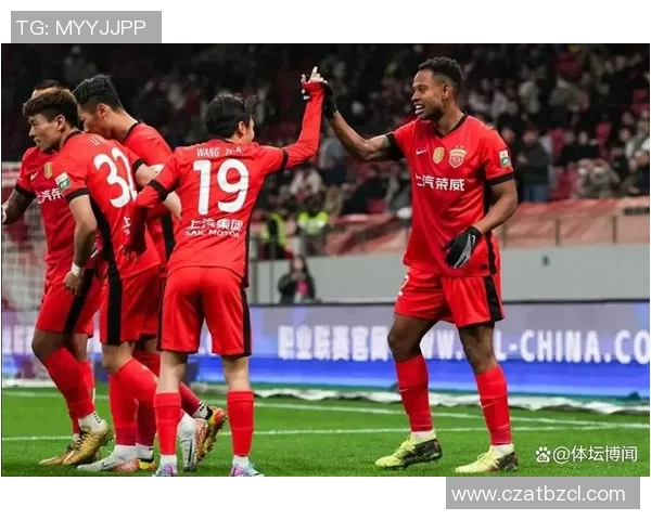 上海海港与成都蓉城激战正酣 谁能在本场比赛中笑到最后